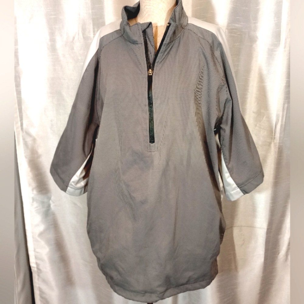 Under Armour WindbkrJacket, 1/2 zip, gray/white collar/short sleeve/Pckts/Men,XL